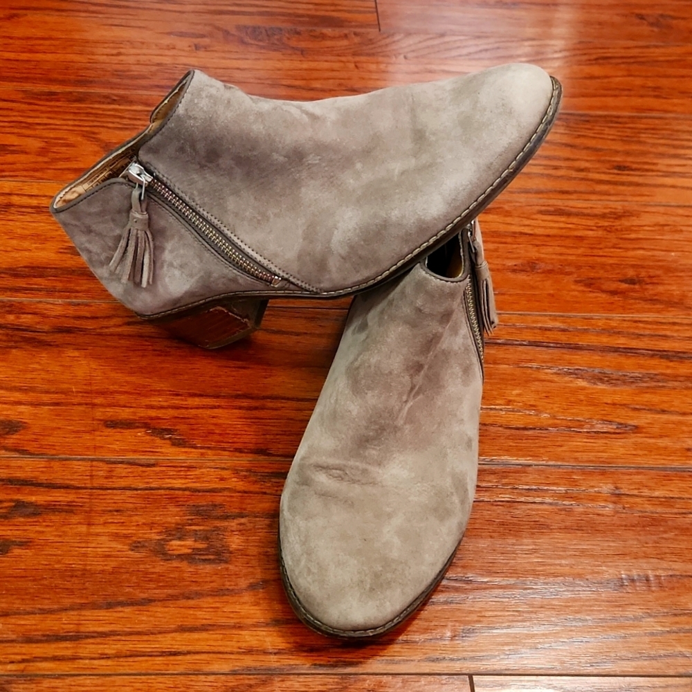 Vionic Suede Womens Joy Serena Ankle Booties